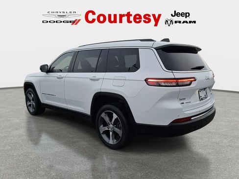 Certified 2023 Jeep Grand Cherokee L Limited image 7