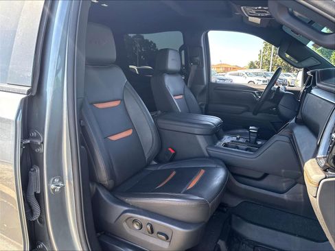 Used 2025 GMC Sierra 1500 AT4 w/ Technology Package AWD/4WD image 30