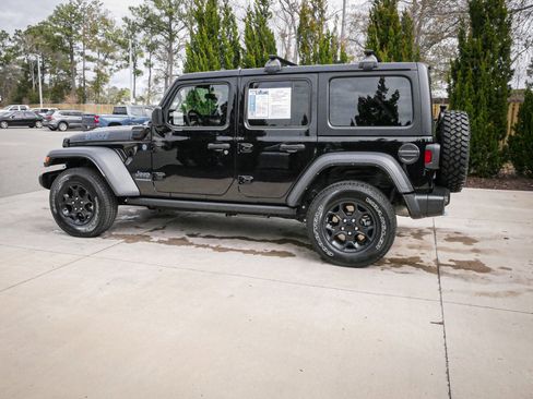 Used 2023 Jeep Wrangler Unlimited w/ Convenience Group image 7