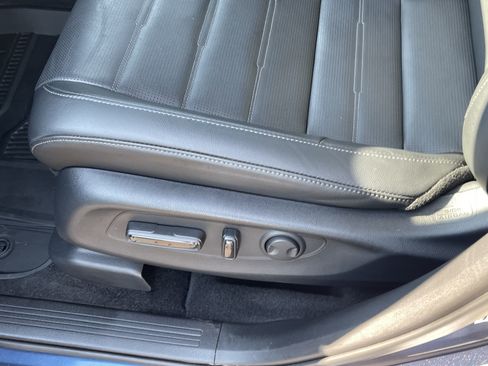 Used 2025 Honda CR-V EX-L image 19