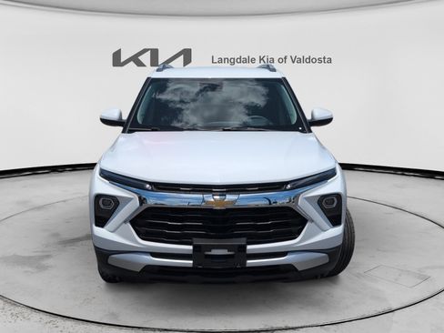 Used 2025 Chevrolet TrailBlazer LT AWD/4WD image 12