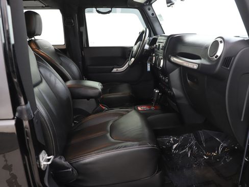 Used 2016 Jeep Wrangler Rubicon AWD/4WD image 12