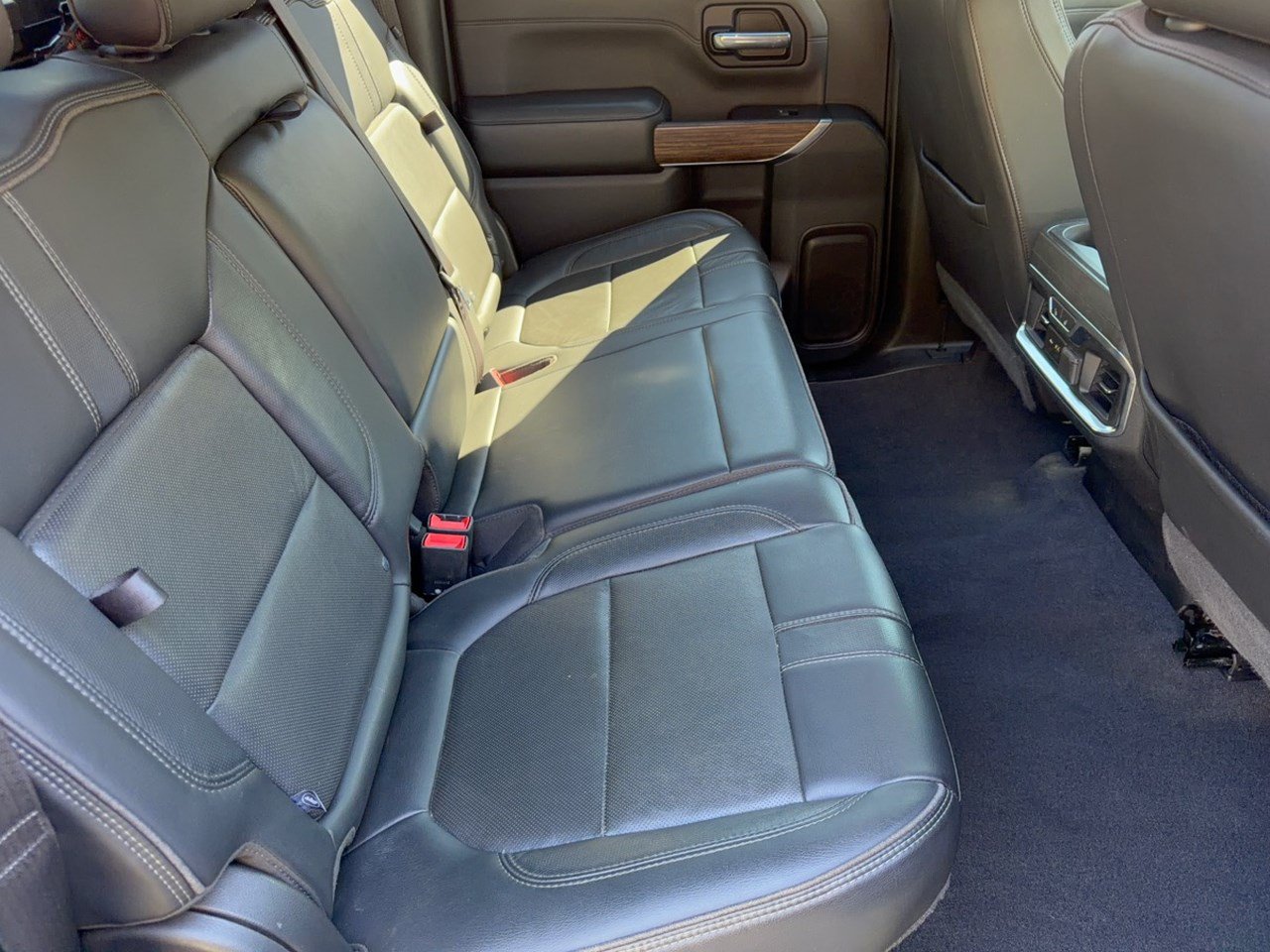Used 2019 Chevrolet Silverado 1500 High Country w/ Technology Package AWD/4WD image 29