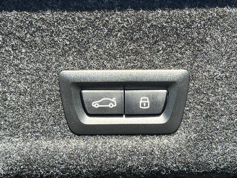 New 2026 BMW 330i Sedan w/ Premium Package image 29