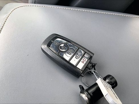 Used 2020 Lincoln Aviator Reserve w/ Equipment Group 202A image 11