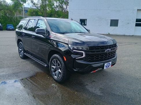 Used 2023 Chevrolet Tahoe Z71 w/ Luxury Package AWD/4WD image 7