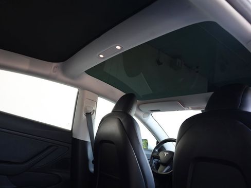 Used 2018 Tesla Model 3 Mid Range RWD image 26