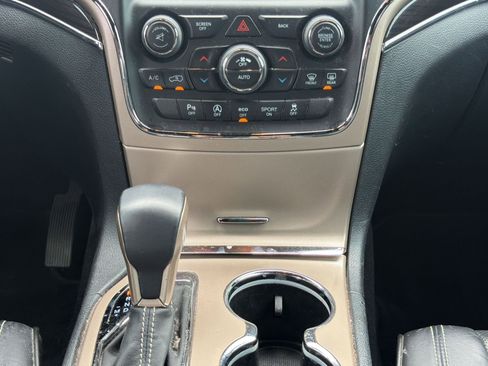 Used 2017 Jeep Grand Cherokee Overland RWD image 18