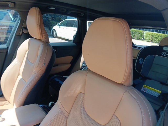 Used 2023 Volvo XC60 B6 Ultimate AWD/4WD image 7