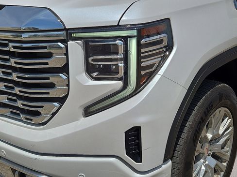 Used 2024 GMC Sierra 1500 Denali w/ Technology Package AWD/4WD image 9