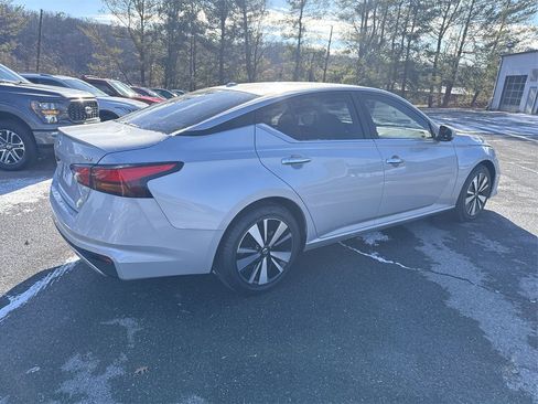 Used 2021 Nissan Altima 2.5 SV image 4