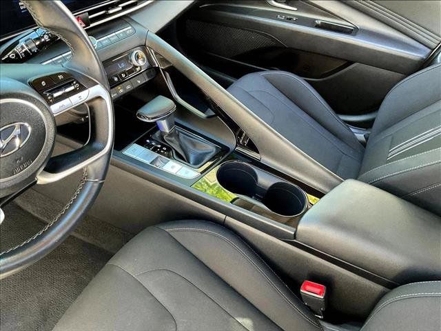 Used 2023 Hyundai Elantra SEL w/ Convenience Package FWD image 14