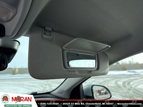 Used 2022 Chevrolet Bolt EUV LT w/ Comfort Package image 20