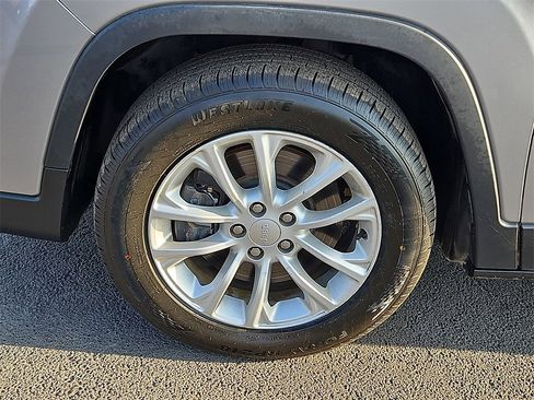 Used 2020 Jeep Cherokee Latitude image 13