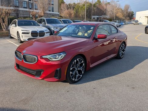 Used 2025 BMW 230i Coupe w/ M Sport Package image 7