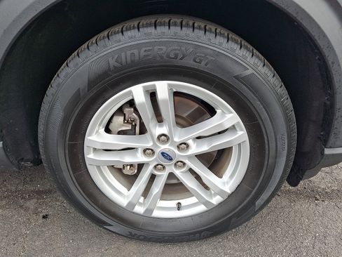 Used 2023 Ford Explorer XLT image 9