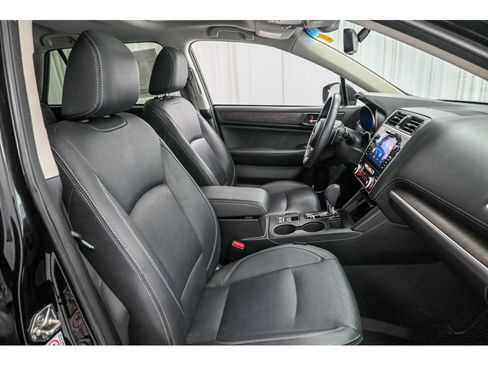 Used 2019 Subaru Outback 2.5i Limited AWD/4WD image 18