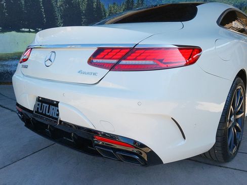 Used 2019 Mercedes-Benz S 560 Sedan image 8