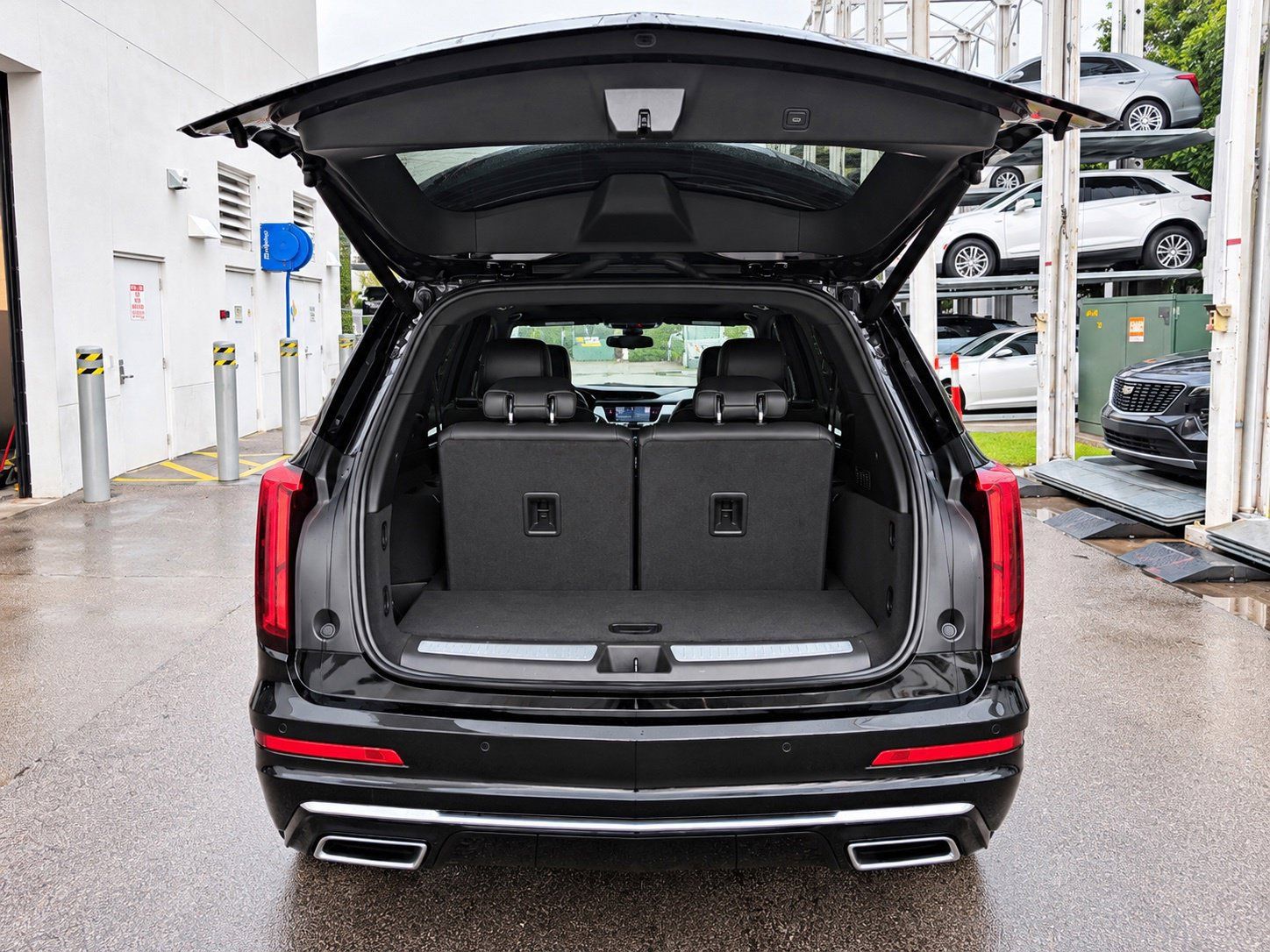Used 2024 Cadillac XT6 Premium Luxury FWD image 6