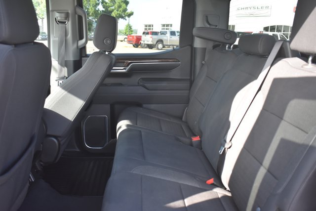 Used 2024 GMC Sierra 1500 SLE RWD image 17