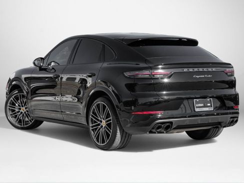 Used 2020 Porsche Cayenne Turbo image 8