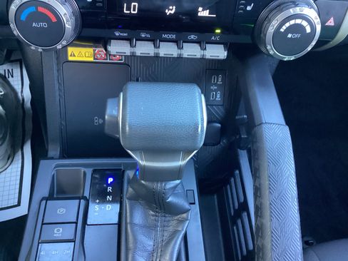 Certified 2024 Toyota Tacoma SR5 image 37