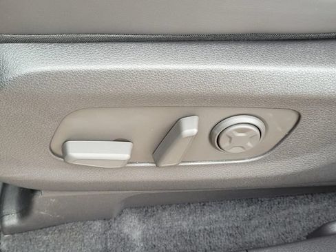 New 2026 Kia Carnival EX FWD image 11