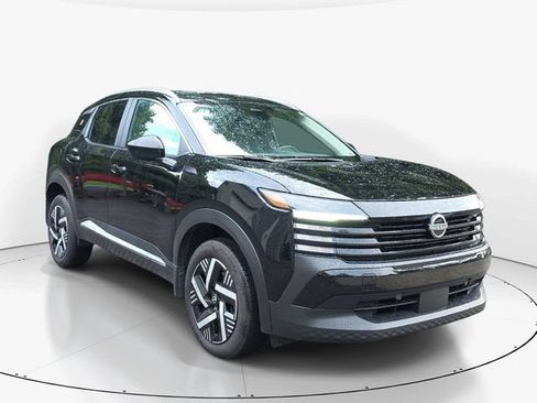 Used 2026 Nissan Kicks SV FWD image 3