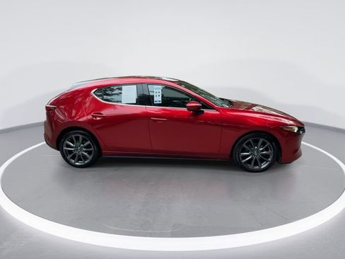 Used 2019 MAZDA MAZDA3 Hatchback FWD image 9