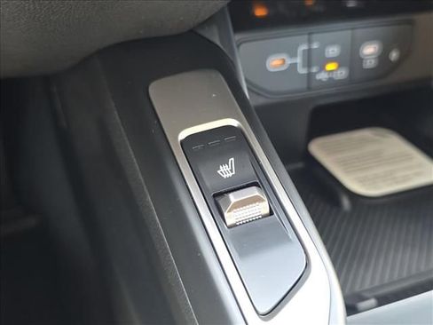 New 2026 Kia Sorento S w/ S Panoramic Sunroof Package image 16