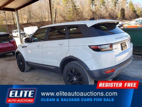 Used 2018 Land Rover Range Rover Evoque SE image 3