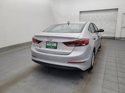 Used 2017 Hyundai Elantra SE image 7