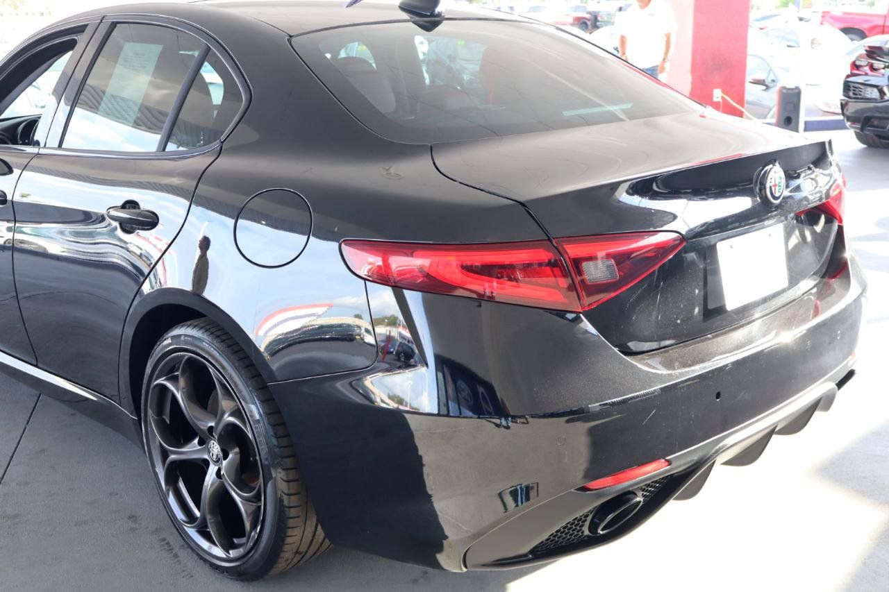 Used 2019 Alfa Romeo Giulia w/ Quick Order Package 22K Sport RWD image 9