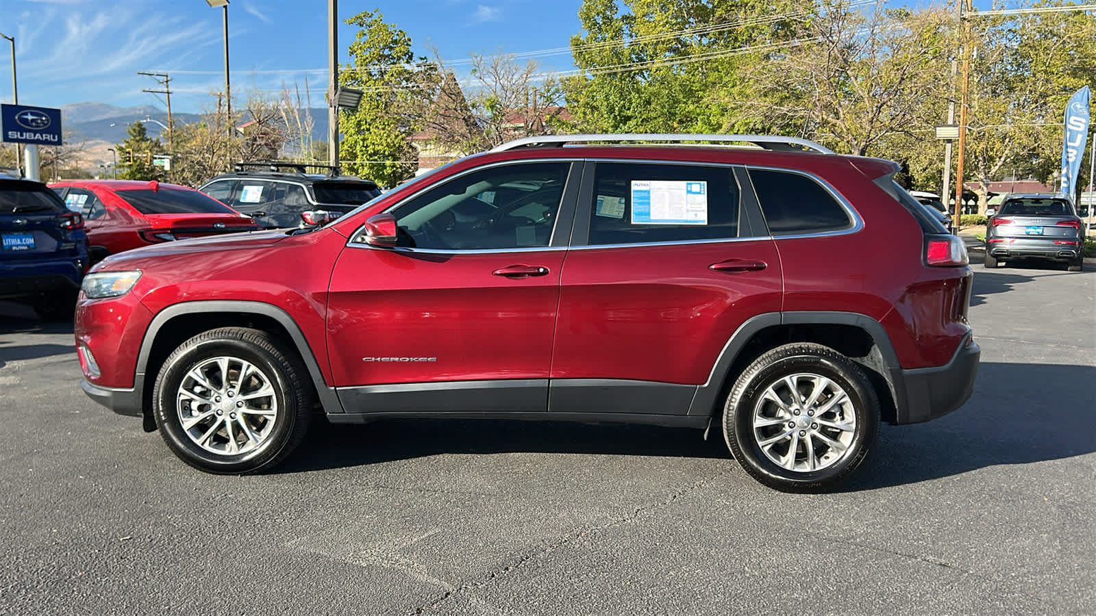Used 2021 Jeep Cherokee Latitude Plus AWD/4WD image 8