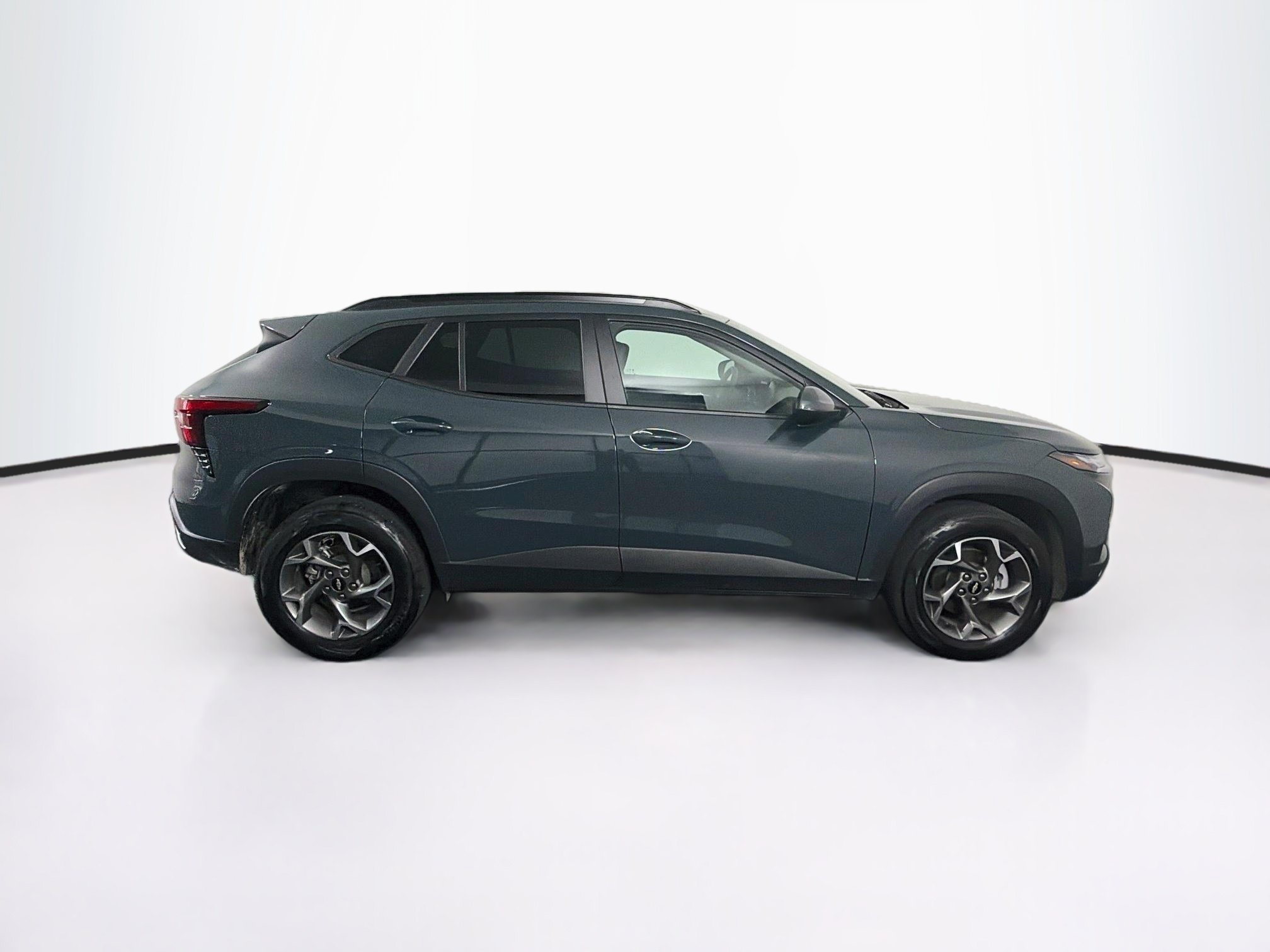 Used 2025 Chevrolet Trax LT FWD image 10