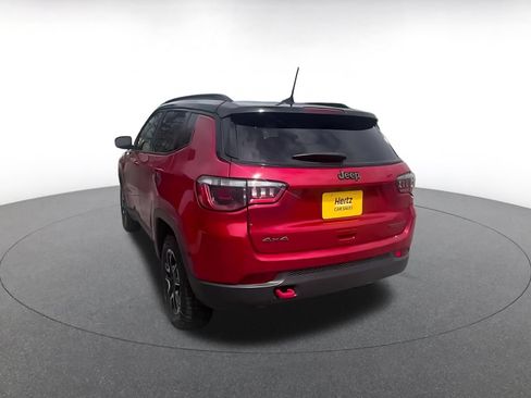 Used 2025 Jeep Compass Trailhawk AWD/4WD image 11