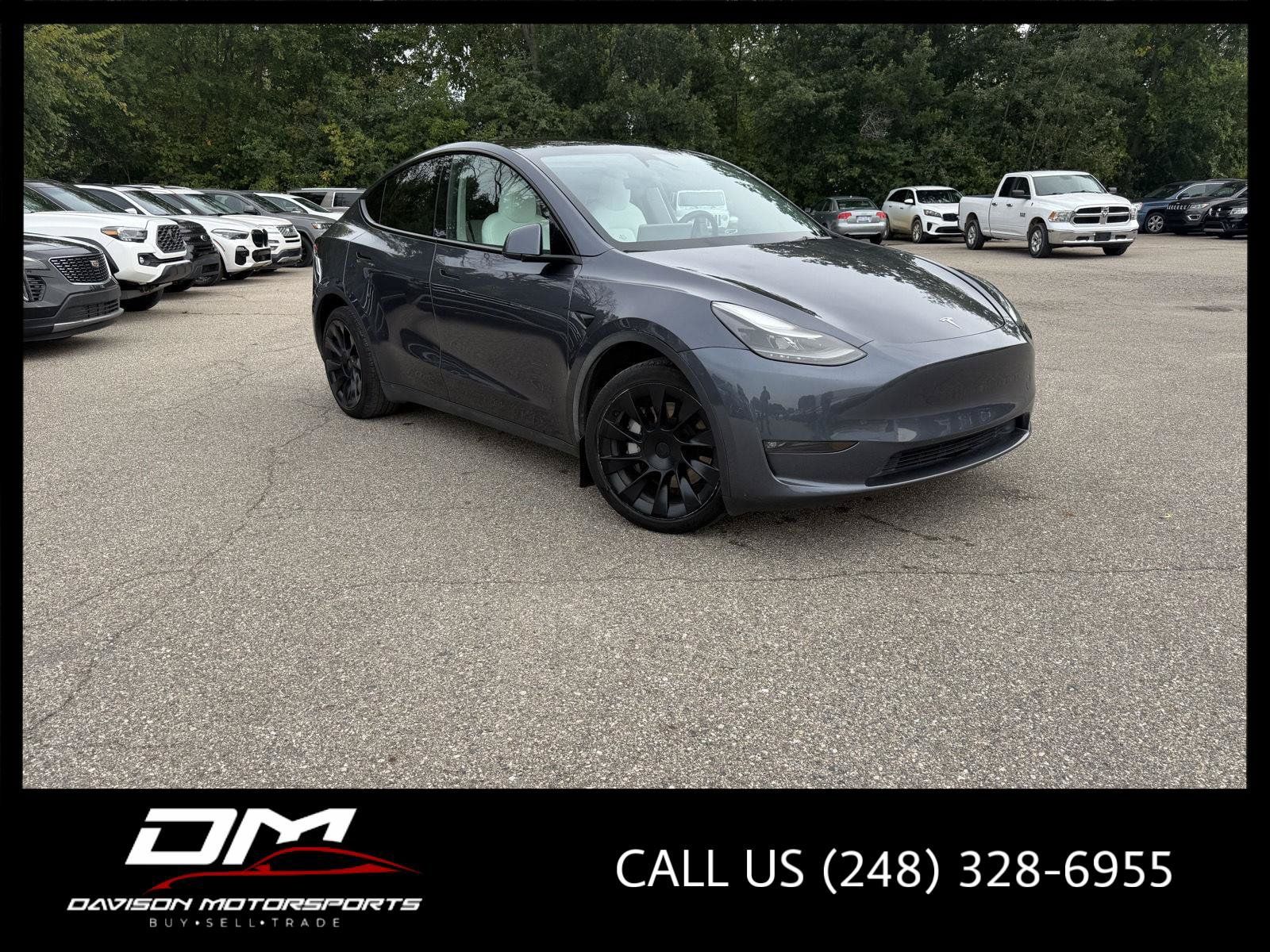 Used 2023 Tesla Model Y Long Range AWD/4WD image 1