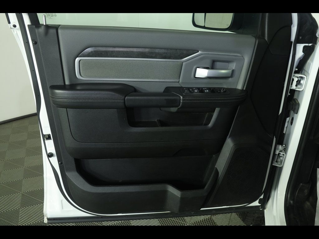 Used 2022 RAM 2500 Big Horn AWD/4WD image 21