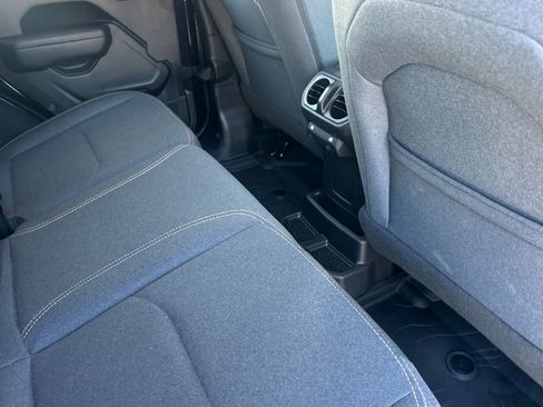 Used 2025 Jeep Wrangler Willys image 29