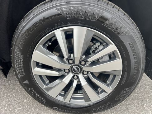 Certified 2025 Nissan Pathfinder SL image 10