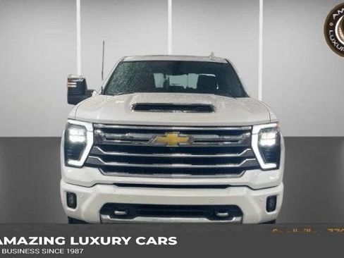 Used 2024 Chevrolet Silverado 2500 High Country w/ High Country Premium Package AWD/4WD image 1