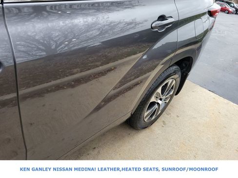 Used 2023 Toyota Highlander L image 12