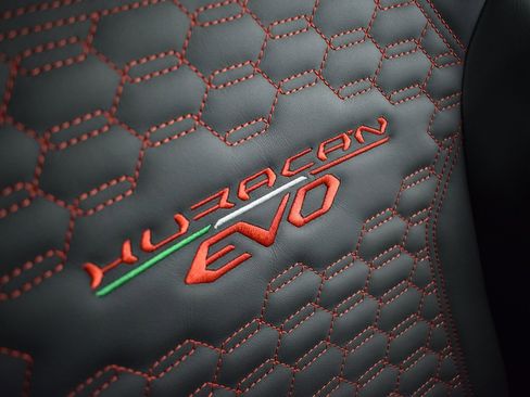 Used 2023 Lamborghini Huracan EVO image 39