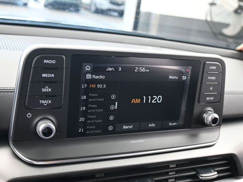 Used 2021 Kia Telluride LX image 17