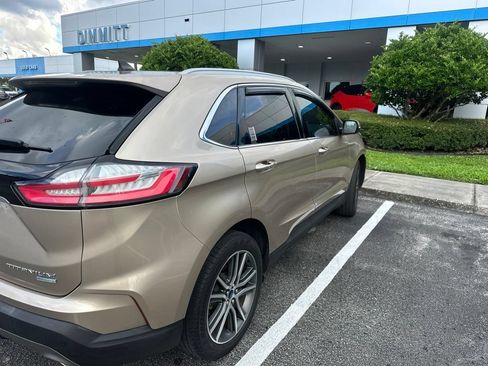 Used 2020 Ford Edge Titanium FWD image 4