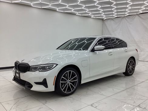 Used 2021 BMW 330e xDrive w/ Convenience Package AWD/4WD image 6