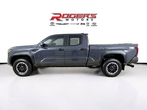 Used 2024 Toyota Tacoma TRD Off-Road image 4