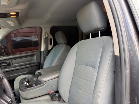 Used 2018 RAM 2500 Tradesman w/ Chrome Appearance Group image 18