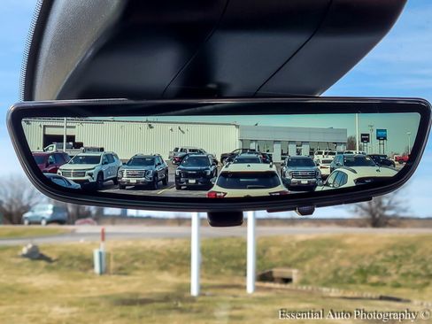 New 2026 GMC Sierra 2500 Denali Ultimate w/ LPO, Black Badging Package image 15