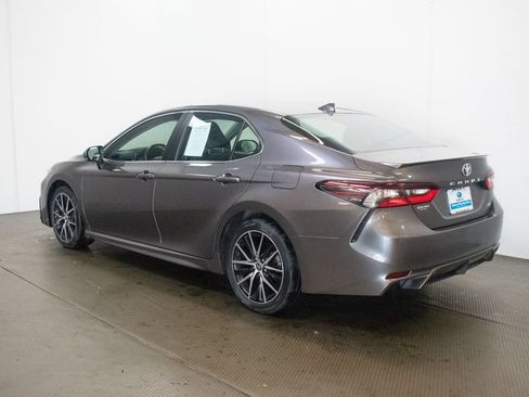 Used 2023 Toyota Camry SE w/ Cold Weather Package FWD image 6
